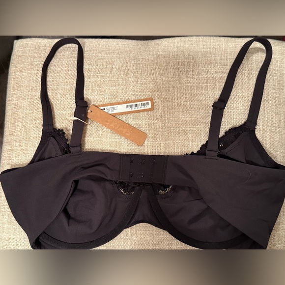 SKIMS Fits Everybody Lace Unlined Demi Bra 36DD in Onyx - Picture 2 of 4